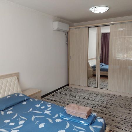 Apartment On Toktogula Бишкек Экстерьер фото